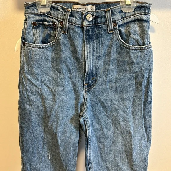 Abercrombie & Fitch 90s straight jeans. - Picture 3 of 10